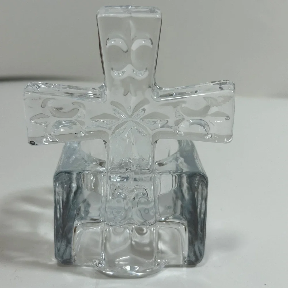 Unbranded clear glass